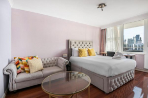 Central Location, Spacious 3 bed flat + River View